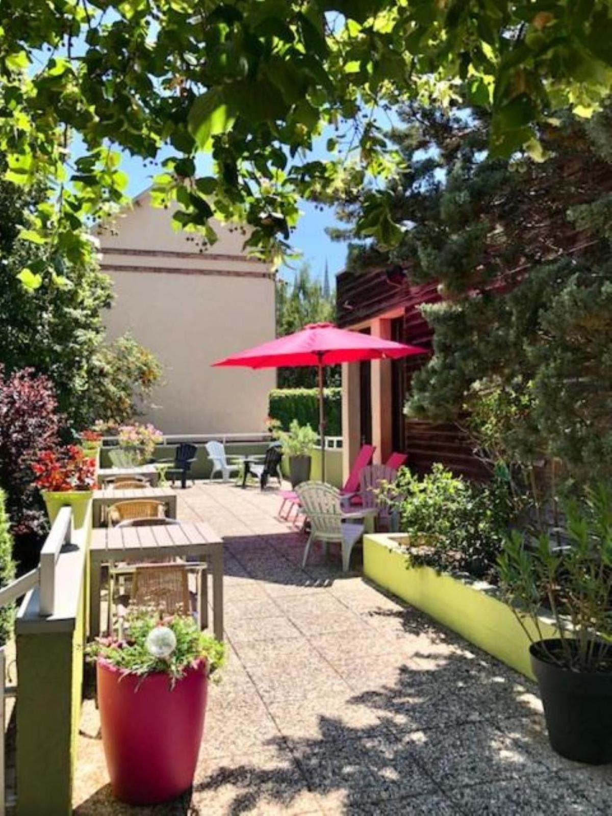 B&B Hotel Chartres Centre Cathedrale 3 Etoiles Екстериор снимка