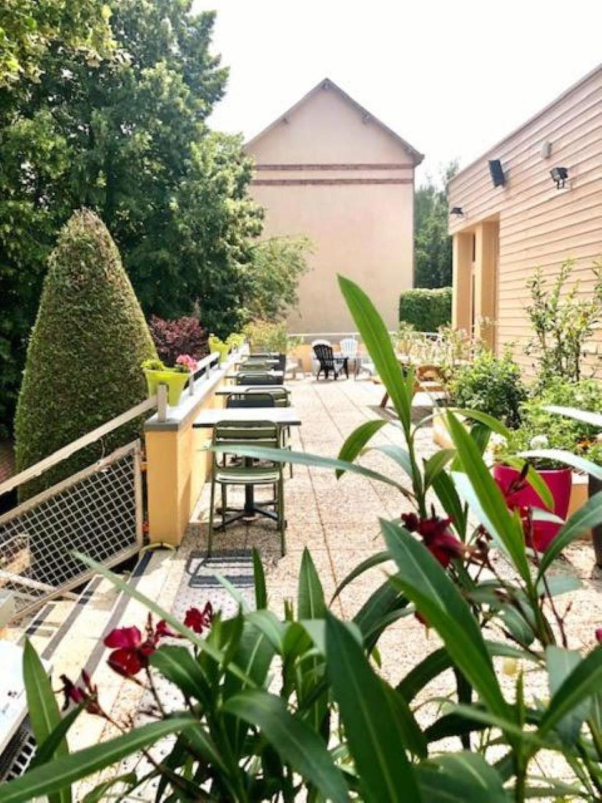 B&B Hotel Chartres Centre Cathedrale 3 Etoiles Екстериор снимка
