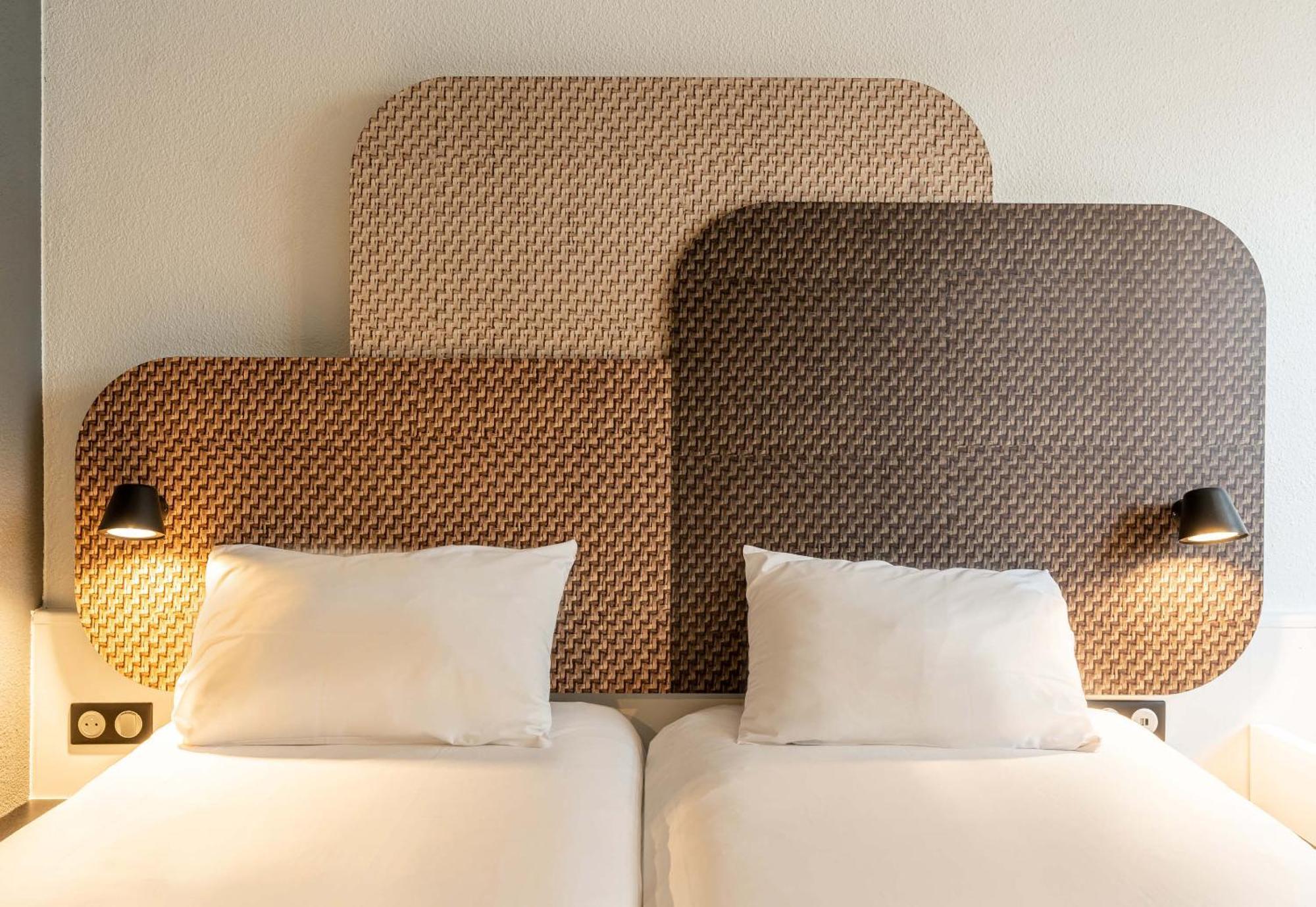 B&B Hotel Chartres Centre Cathedrale 3 Etoiles Екстериор снимка