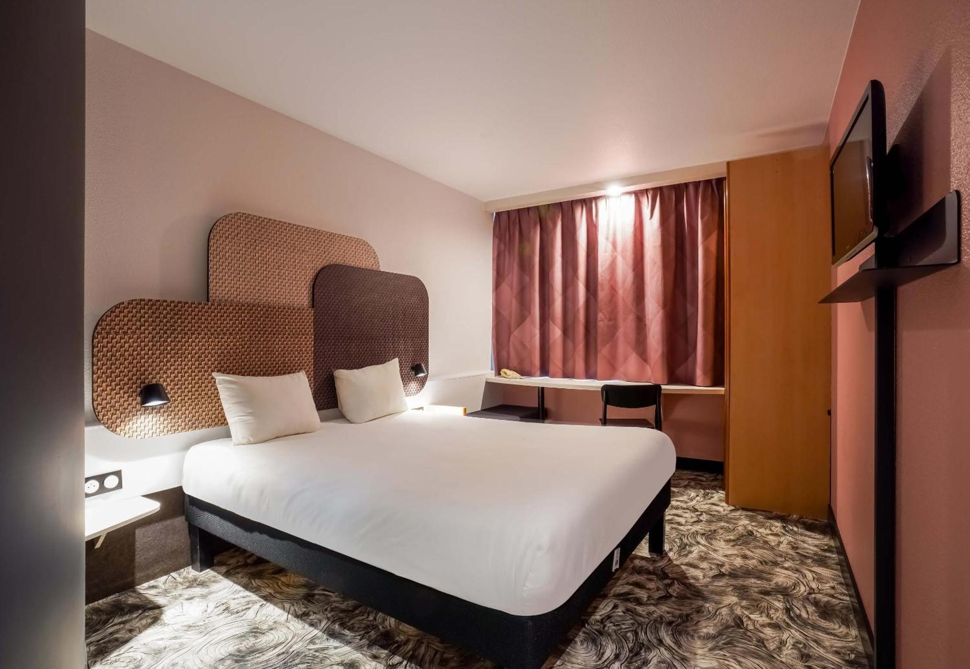 B&B Hotel Chartres Centre Cathedrale 3 Etoiles Екстериор снимка